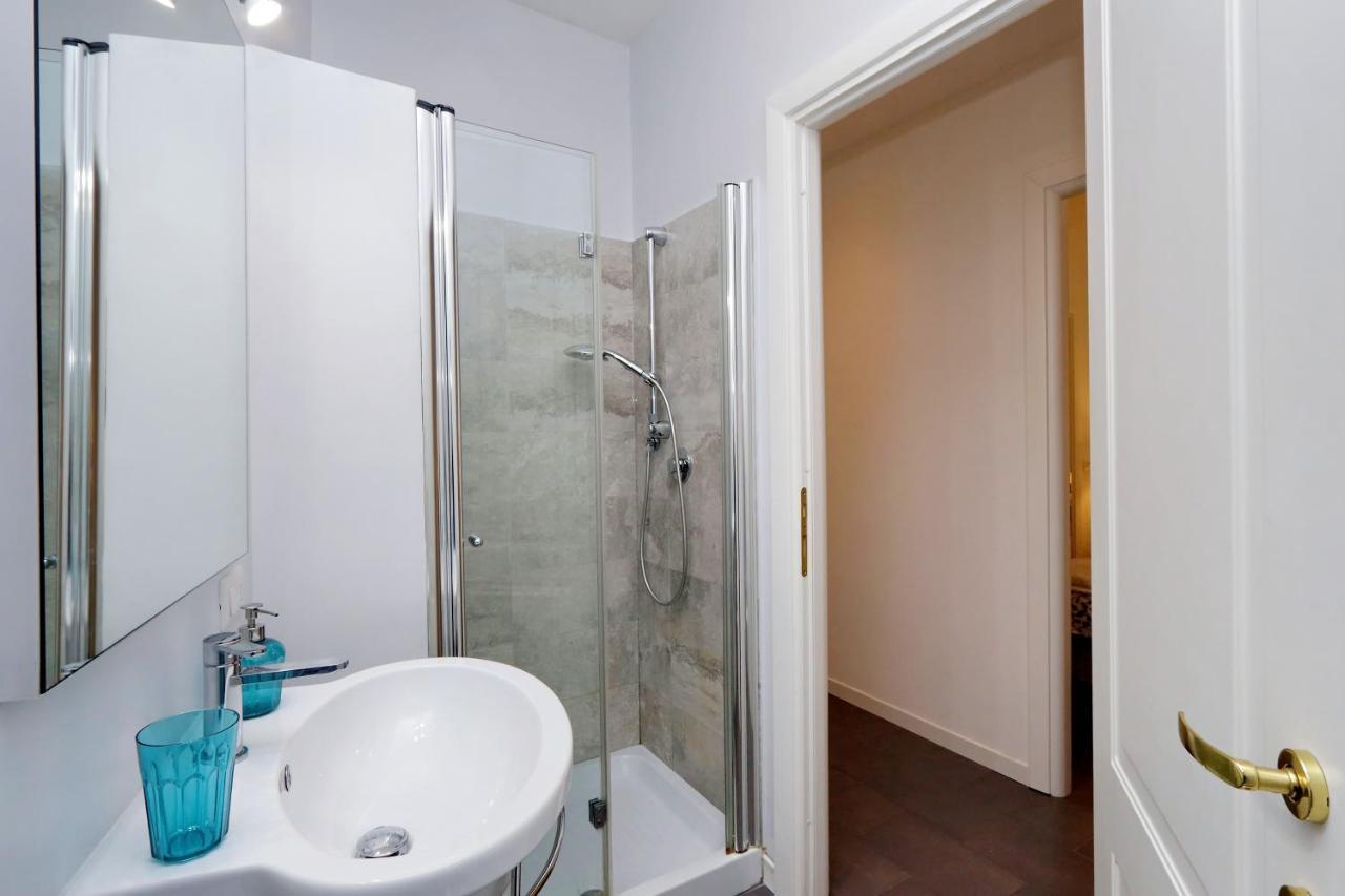Monti Charming Apartment - Rome Short Let Service Exterior foto
