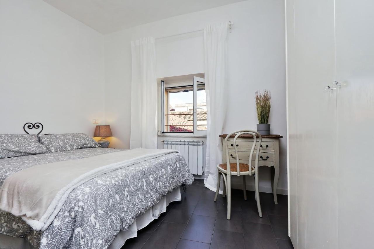 Monti Charming Apartment - Rome Short Let Service Exterior foto