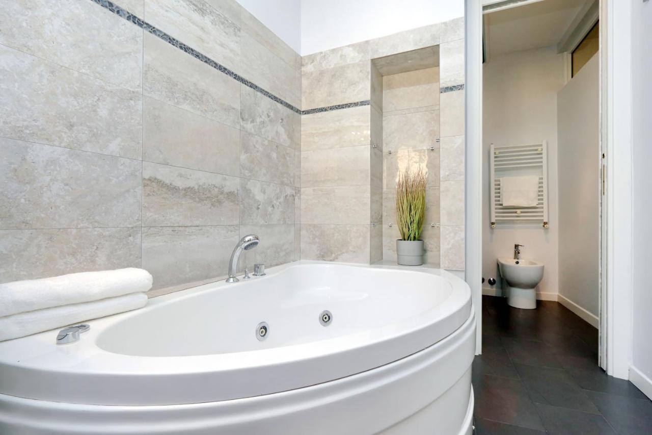 Monti Charming Apartment - Rome Short Let Service Exterior foto